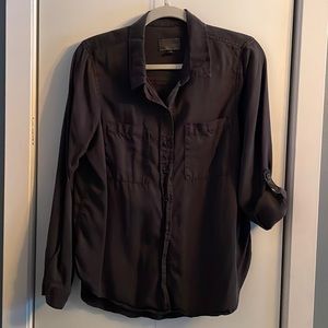Universal Thread button down top